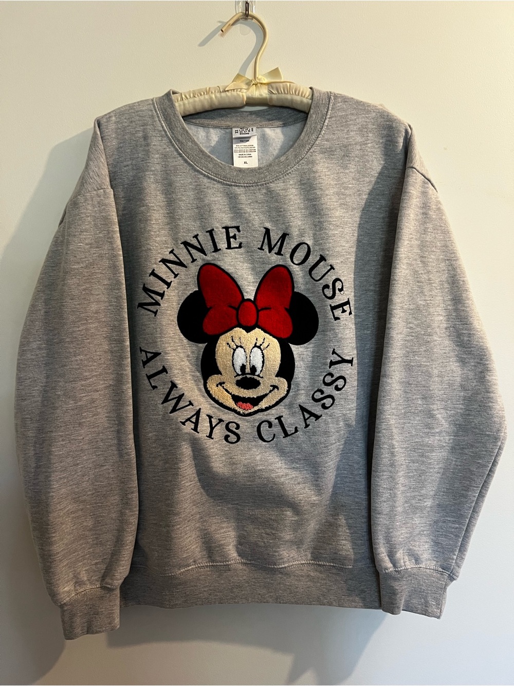 Disney Minnie Mouse "Always Classy" Gray Sweatshirt XL